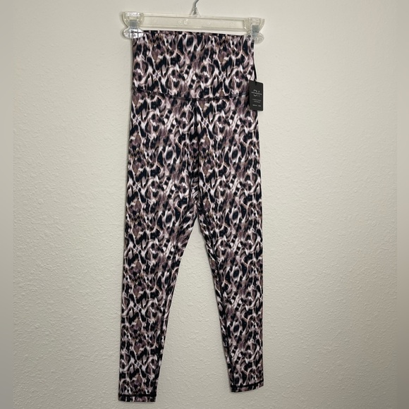DYI Womens workout leggings. Earthy Animal Print. Black Tan. Size XS. NWT - Picture 2 of 4